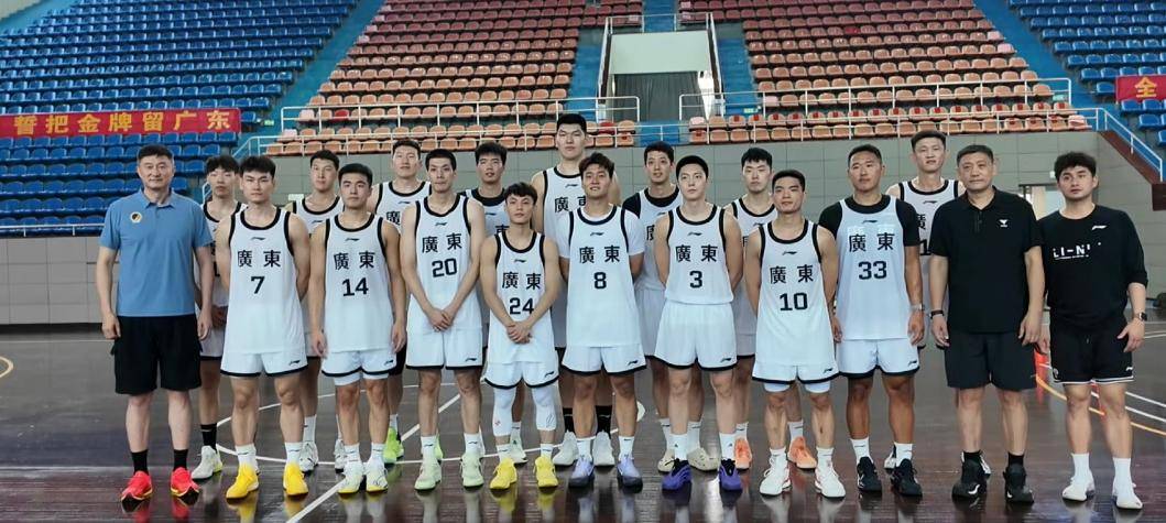 PANDA-包含赛地聚焦——NBA常规赛窗口期热度飙升，江苏男篮再遭质疑，质疑声四起，数据层面出现新趋势的词条