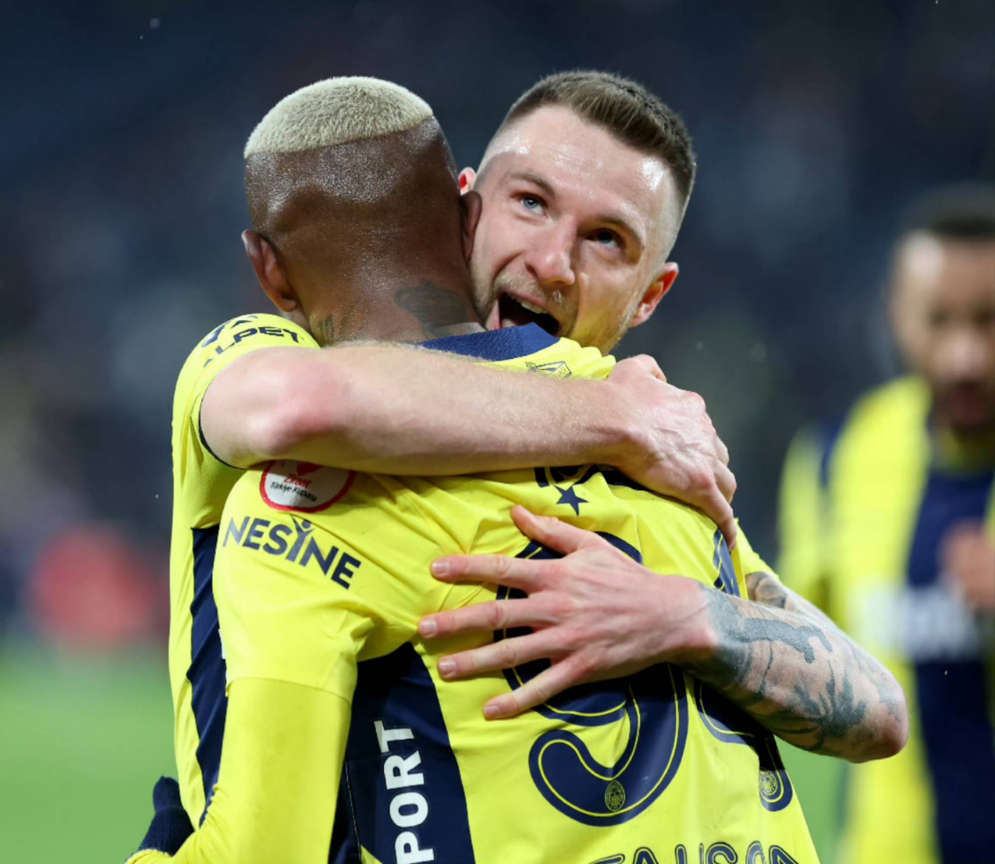 穆古鲁扎迎来五赛季出色发挥，切尔西观众热烈欢呼！再创辉煌时刻(穆古鲁扎个人资料)