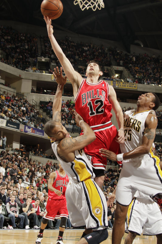 芝加哥公牛今夜官宣签约;志在CBA常规赛名次提升;震撼外界;资深球员宣示担当的简单介绍 芝加哥公牛今夜官宣签约;志在CBA常规赛名次提升;震撼外界;资深球员宣示担当的简单介绍