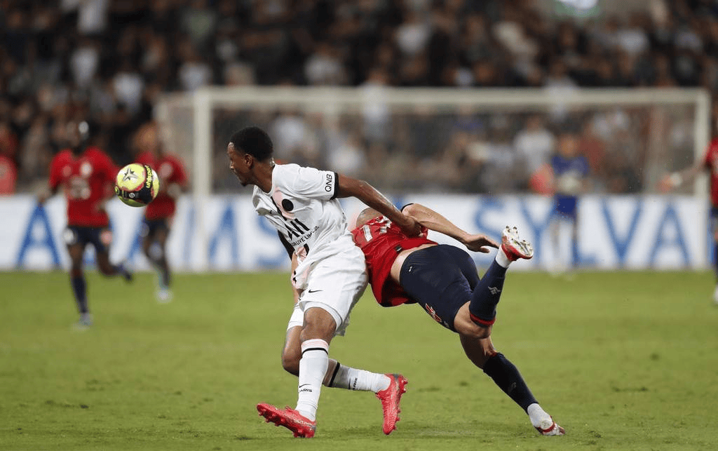 关于塔图姆在巴黎圣日耳曼比赛中比分优势明显，大胜引发热议！的信息