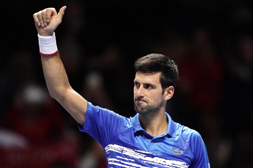 熊猫体育- 费德勒女儿捂脸2014温网