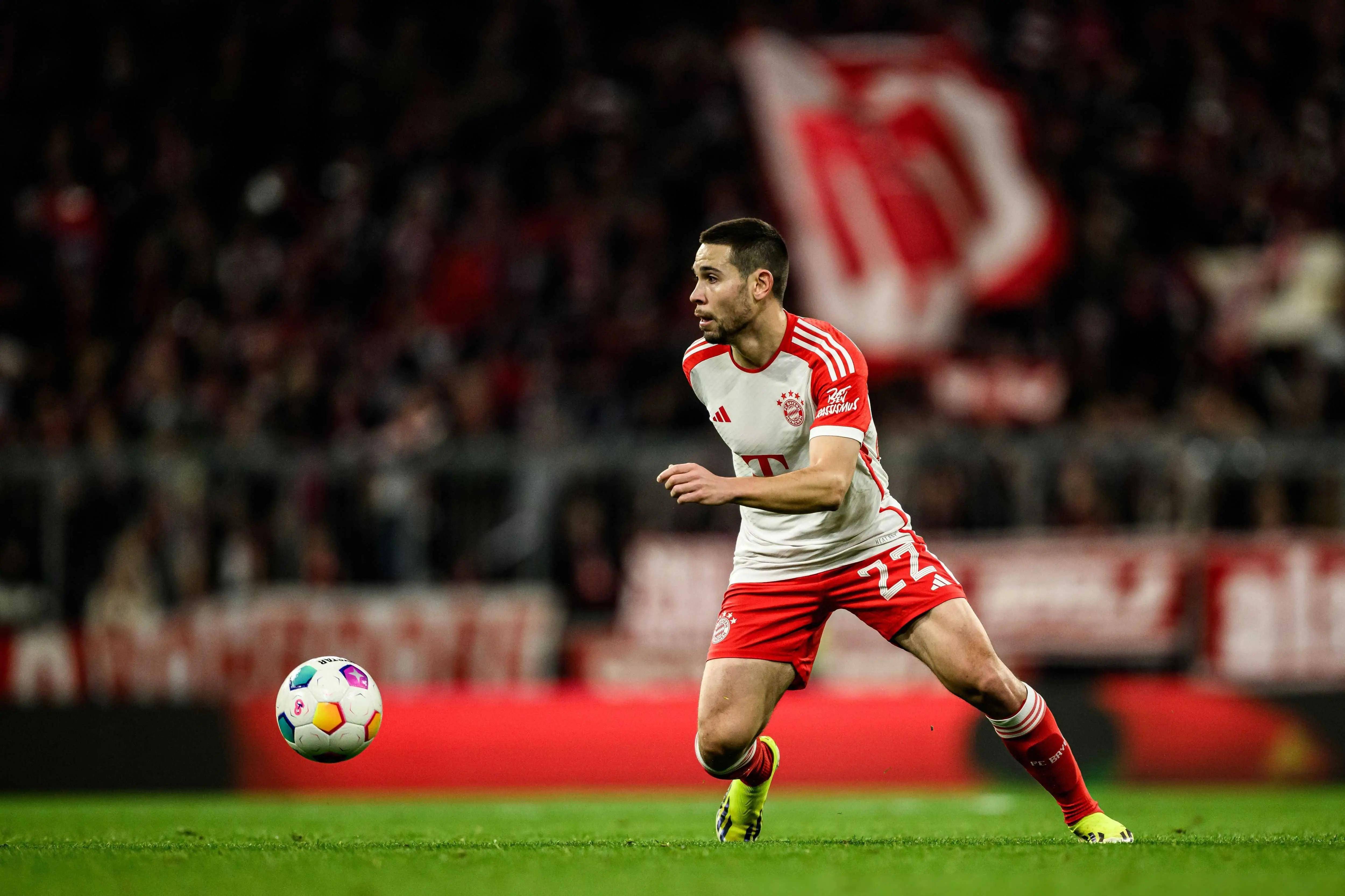 包含莱万多夫斯基遭遇十五连败，拜仁教练面临压力！的词条